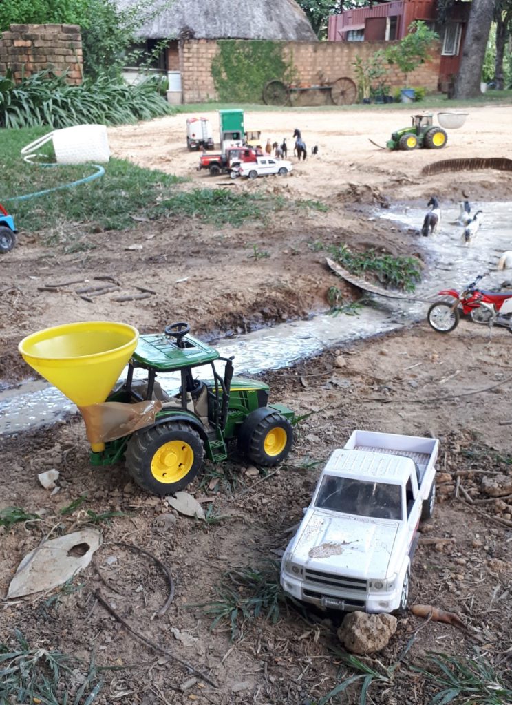 Farm plan with toys